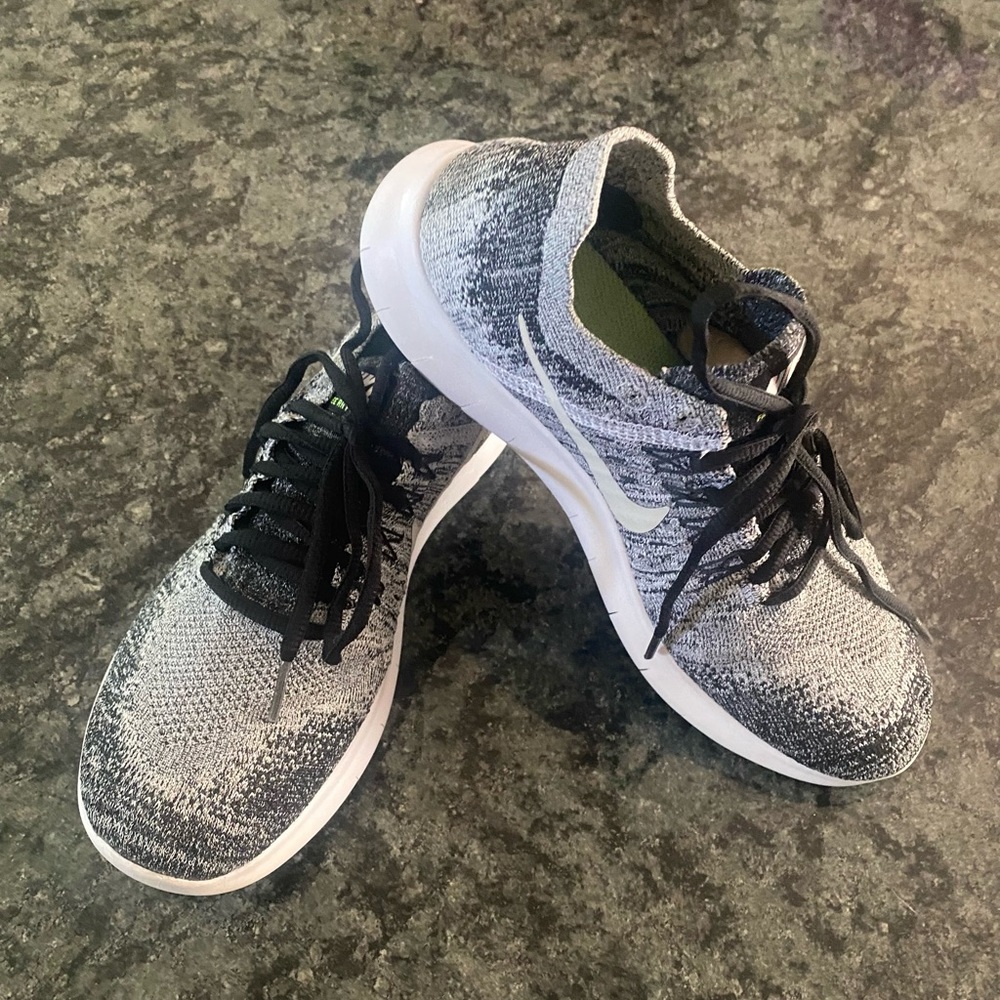 Nike Free Flyknit women’s sneaker size 8,5